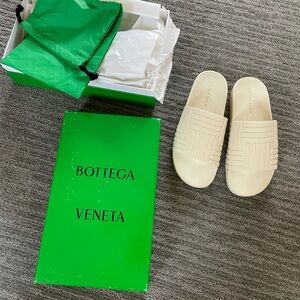 BOTTEGA VENETA Stone/Cream MEN POOL SLIDE SANDAL us 10-10.5 / 43